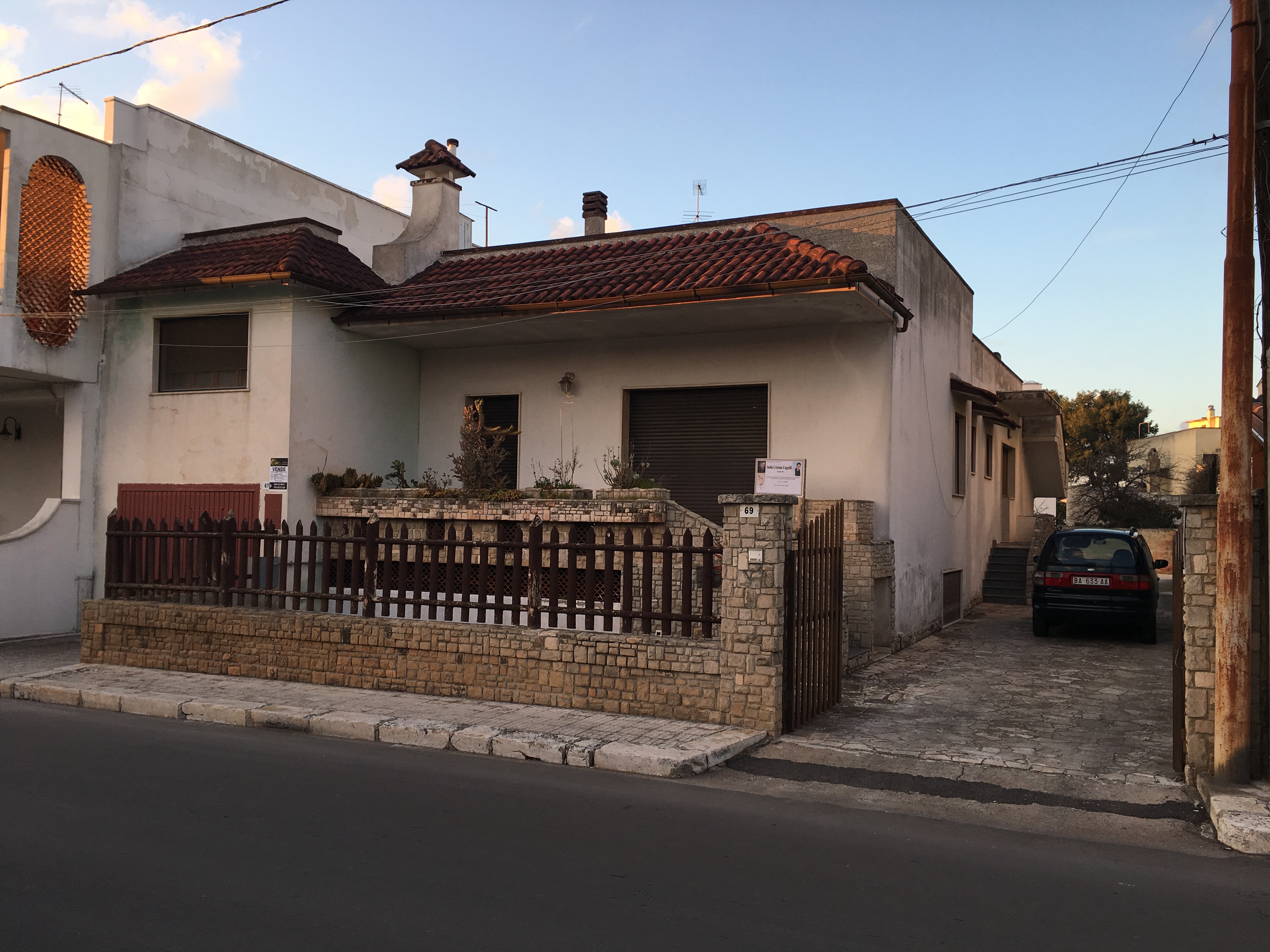 Villa indipendente su corso principale (TAURISANO)